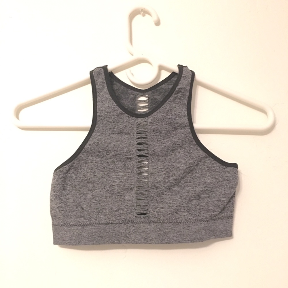 🌿$4 with a bundle🌿High neck vented sports bra